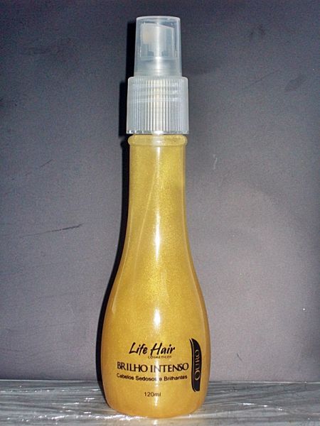 BRILHO INTENSO OURO, PARA CABELOS MACIOS E SEDOSOS.